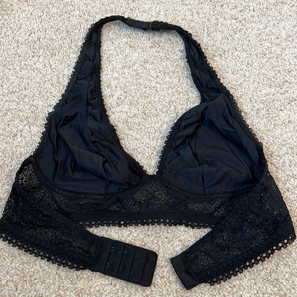 Victoria’s Secret Black Lace Halter Bralette - Picture 4 of 5